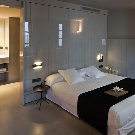 卡罗酒店 瓦伦西亚 外观 照片 A room at the hotel