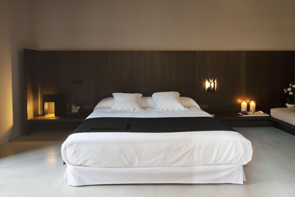 卡罗酒店 瓦伦西亚 外观 照片 A bedroom