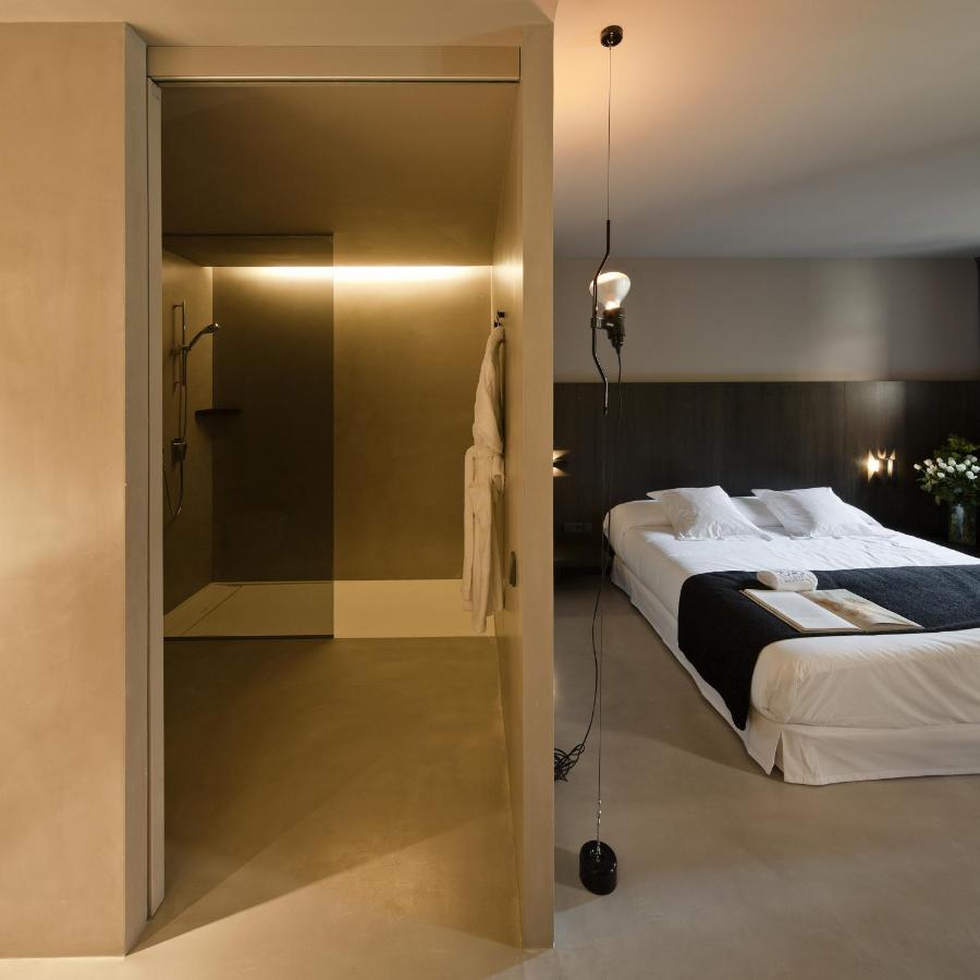 卡罗酒店 瓦伦西亚 外观 照片 A room at the hotel