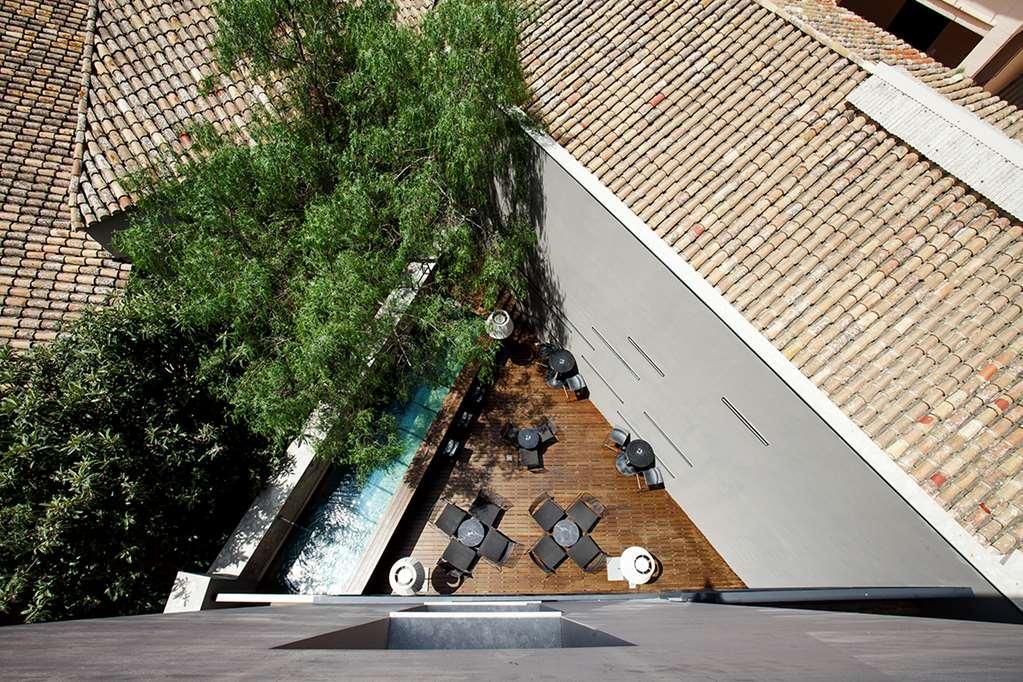 卡罗酒店 瓦伦西亚 设施 照片 The sculpture in 2011